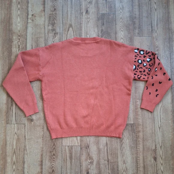 Unique Leopard Sweater - Picture 3 of 8